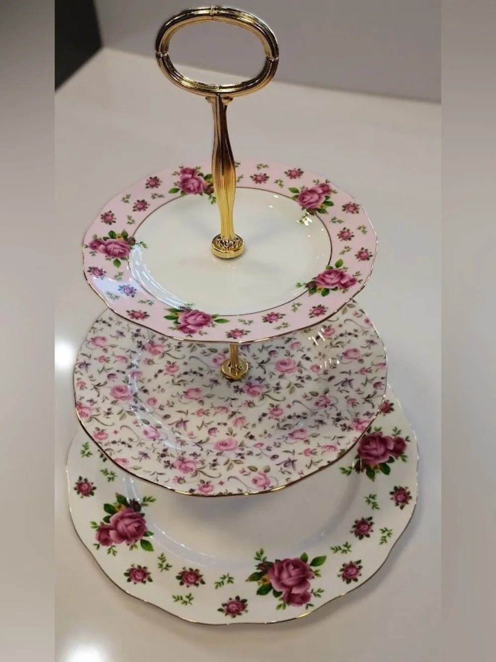 Royal Albert New Country Roses White Vintage 3-Tier Cake Stand, Bone China, NEW